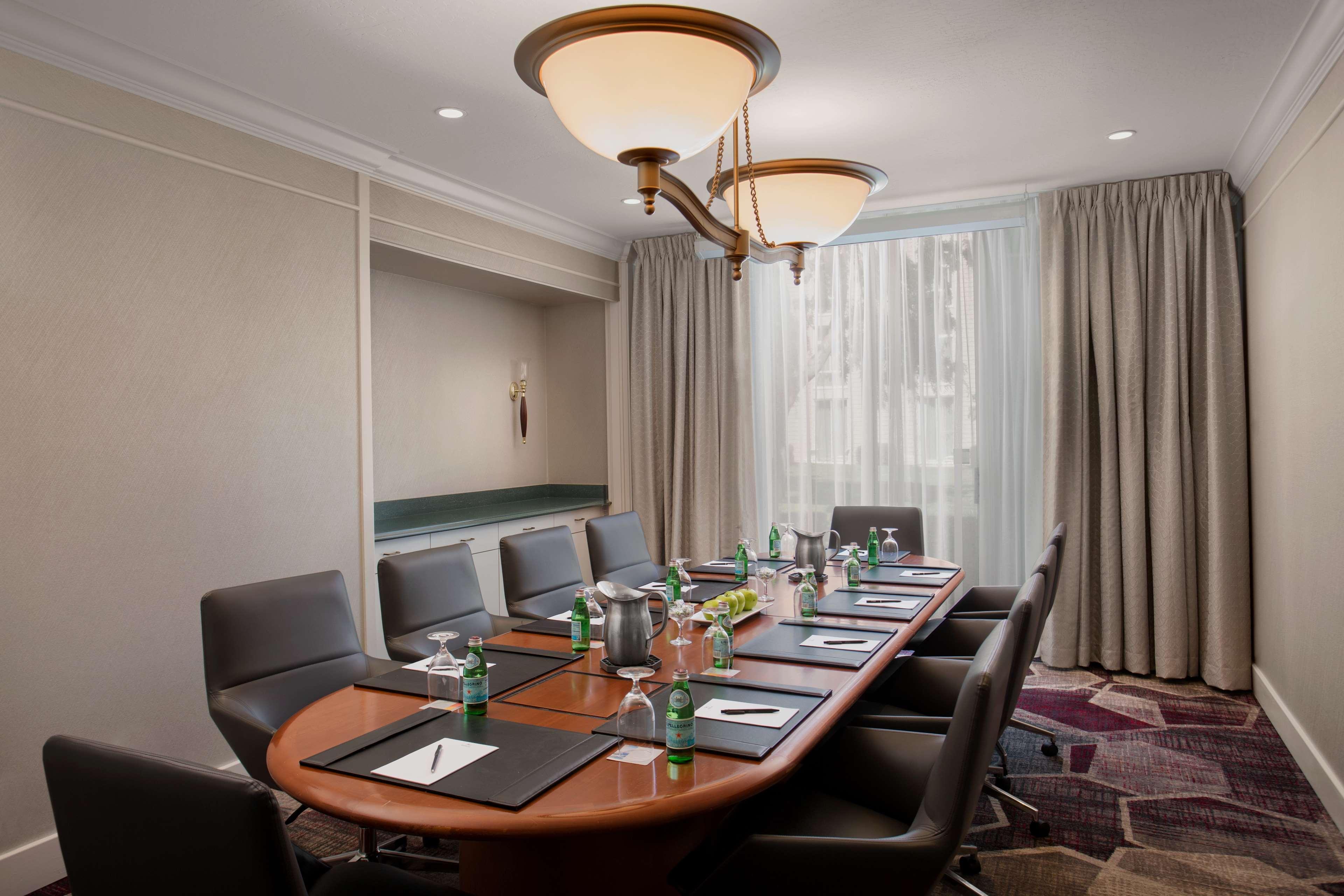 Hotel Hilton Oakland Airport Extérieur photo